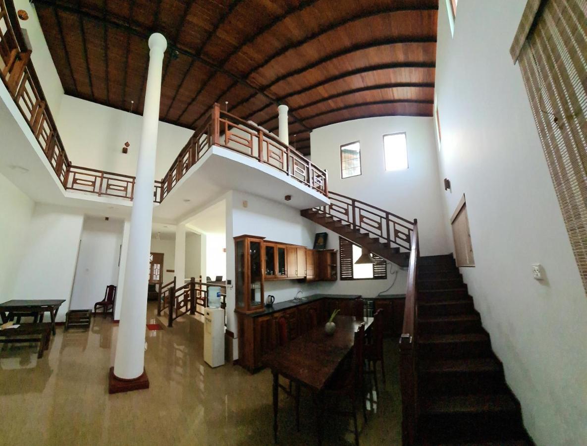 Golden Relax Villa With Pool, Restaurant & European Service Eramudugaha ภายนอก รูปภาพ