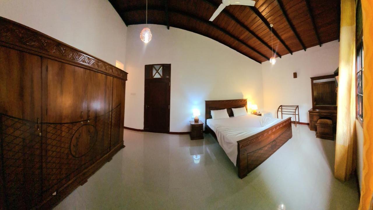 Golden Relax Villa With Pool, Restaurant & European Service Eramudugaha ภายนอก รูปภาพ