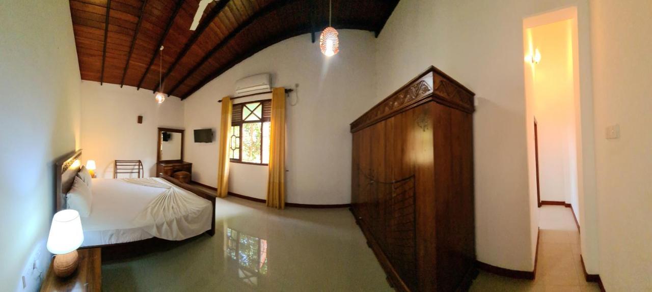 Golden Relax Villa With Pool, Restaurant & European Service Eramudugaha ภายนอก รูปภาพ